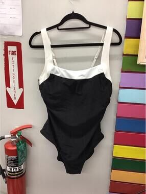 Shade & shore one piece swimsuit large black white classy ne from JCPenney